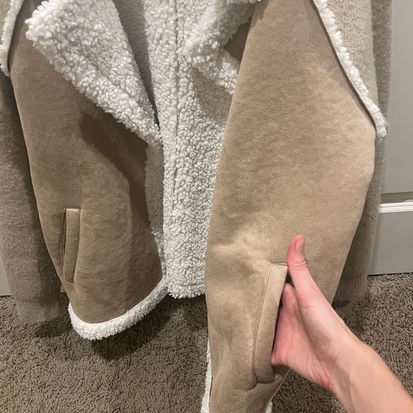 Faux suede Sherpa jacket - Picture 7 of 11